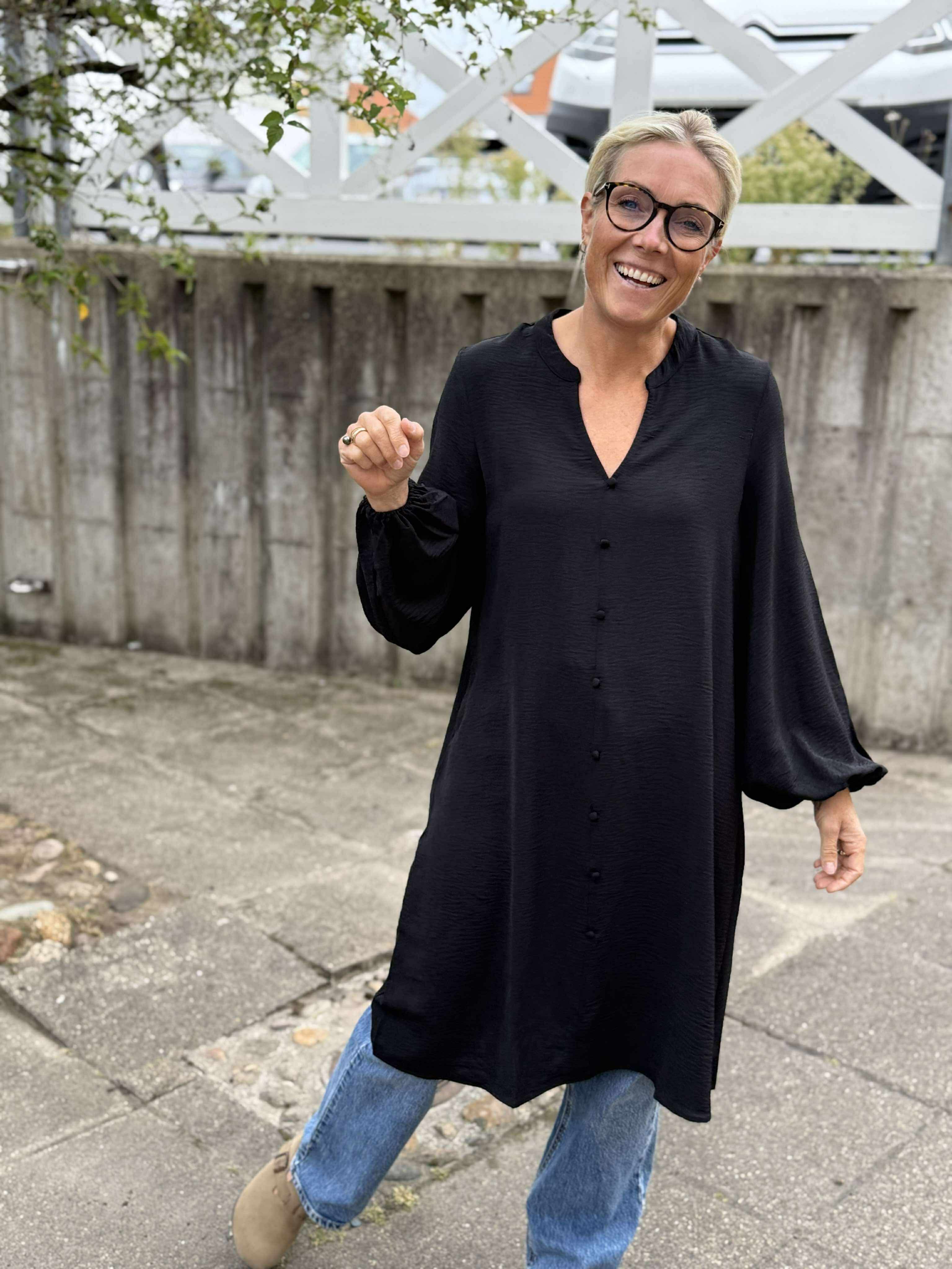 VMALVA Midi Dress - Black